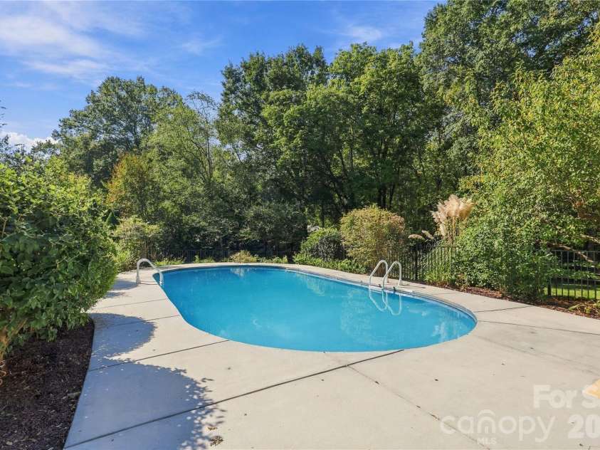122 Keowee Circle, Indian Trail, NC 28079.  MLS# CAR4434216, YatesRealty ID 57266. In-ground pool
