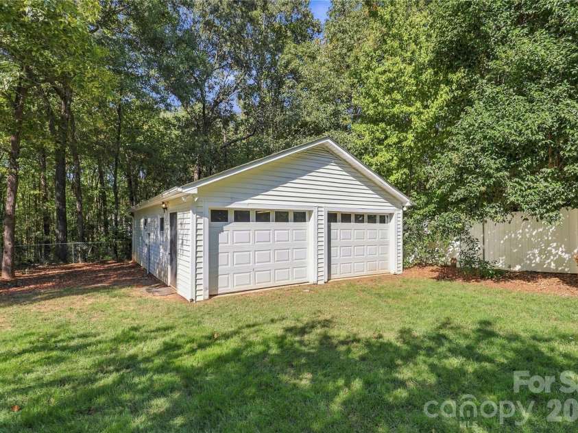 122 Keowee Circle, Indian Trail, NC 28079.  MLS# CAR4434216, YatesRealty ID 57266. Massive workshop/garage