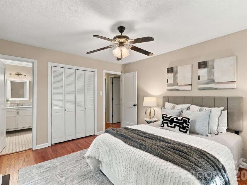 122 Keowee Circle, Indian Trail, NC 28079.  MLS# CAR4434216, YatesRealty ID 57266. Primary Bedroom with attached full bathroom