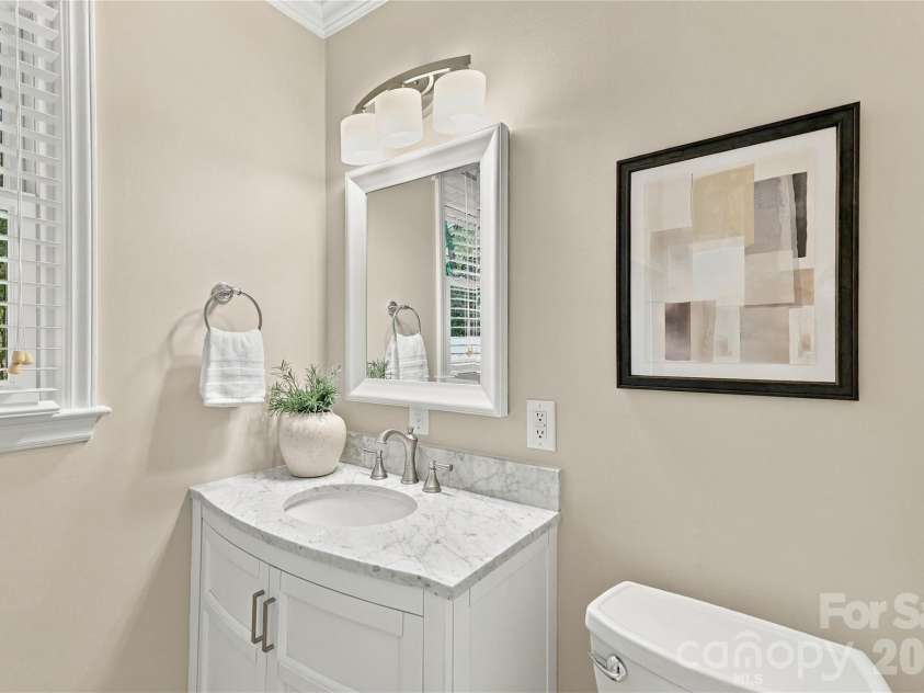 122 Keowee Circle, Indian Trail, NC 28079.  MLS# CAR4434216, YatesRealty ID 57266. Primary full bathroom