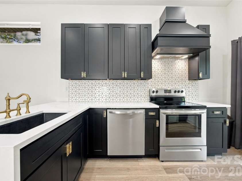571 Buford Drive, Concord, NC 28025.  MLS# CAR4434170, YatesRealty ID 57269. Gorgeous hardware and lighting