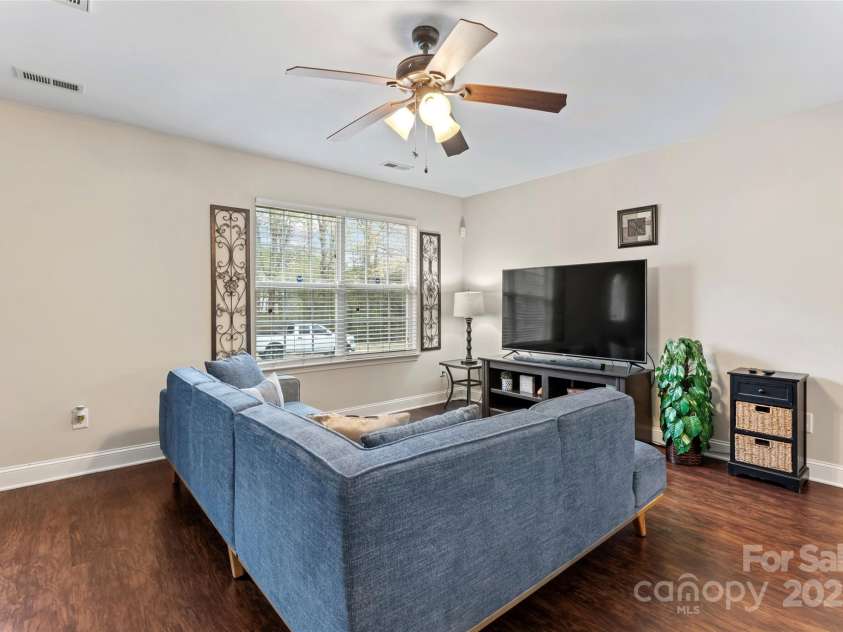 140 Camforth Drive, Mooresville, NC 28117.  MLS# CAR4241542, YatesRealty ID 5727. 