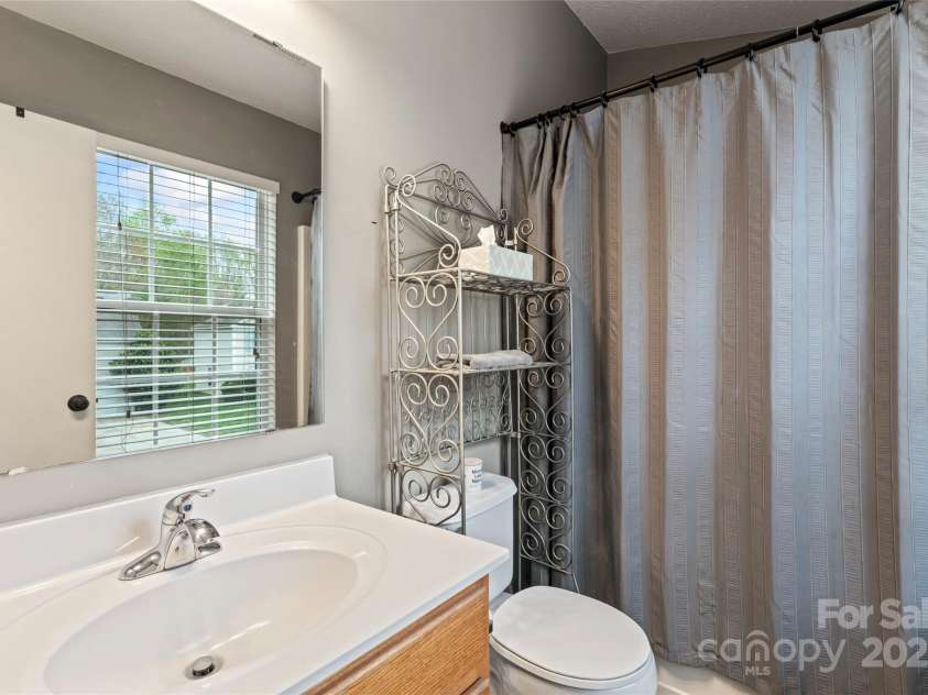 140 Camforth Drive, Mooresville, NC 28117.  MLS# CAR4241542, YatesRealty ID 5727. 