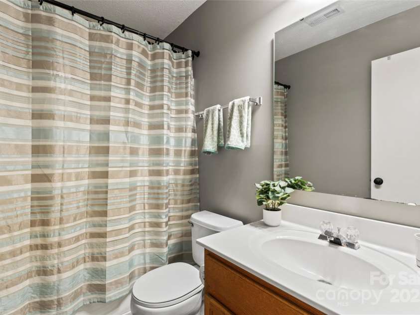 140 Camforth Drive, Mooresville, NC 28117.  MLS# CAR4241542, YatesRealty ID 5727. 
