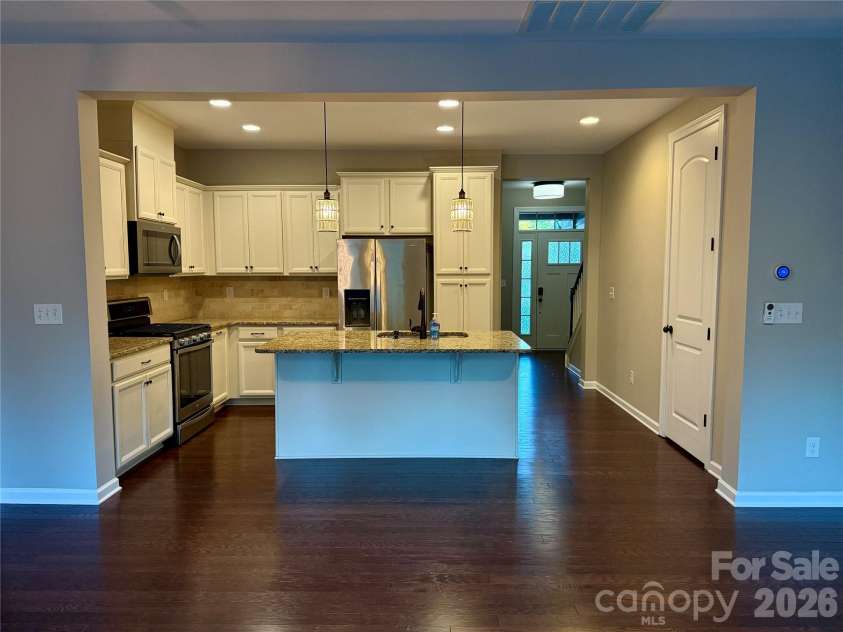 9441 Glenburn Lane, Charlotte, NC 28278.  MLS# CAR4434097, YatesRealty ID 57270. 