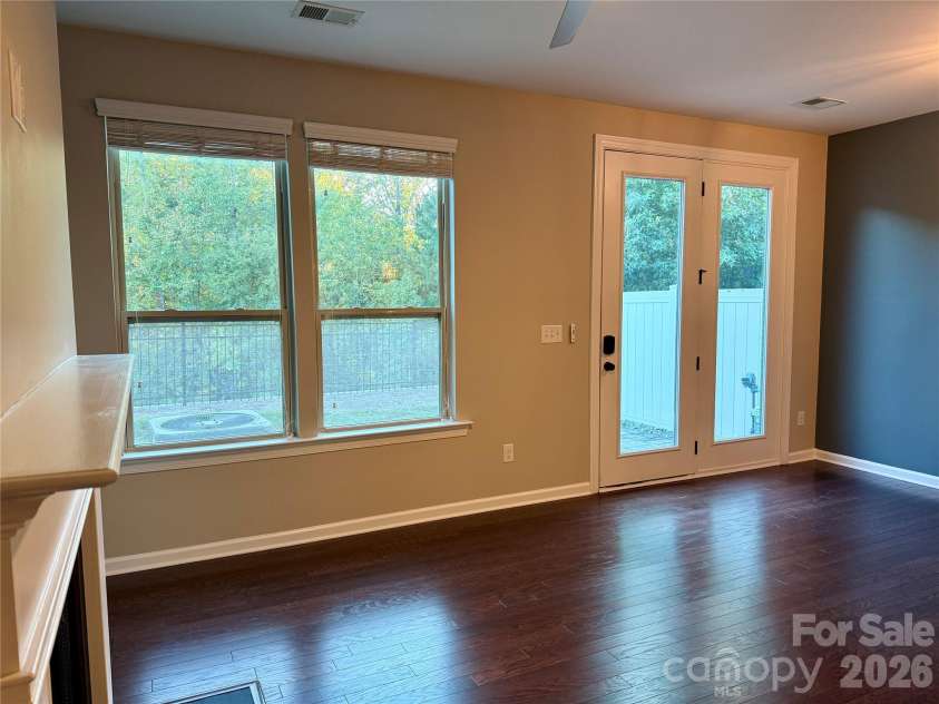 9441 Glenburn Lane, Charlotte, NC 28278.  MLS# CAR4434097, YatesRealty ID 57270. 