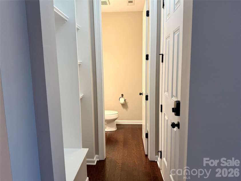 9441 Glenburn Lane, Charlotte, NC 28278.  MLS# CAR4434097, YatesRealty ID 57270. 
