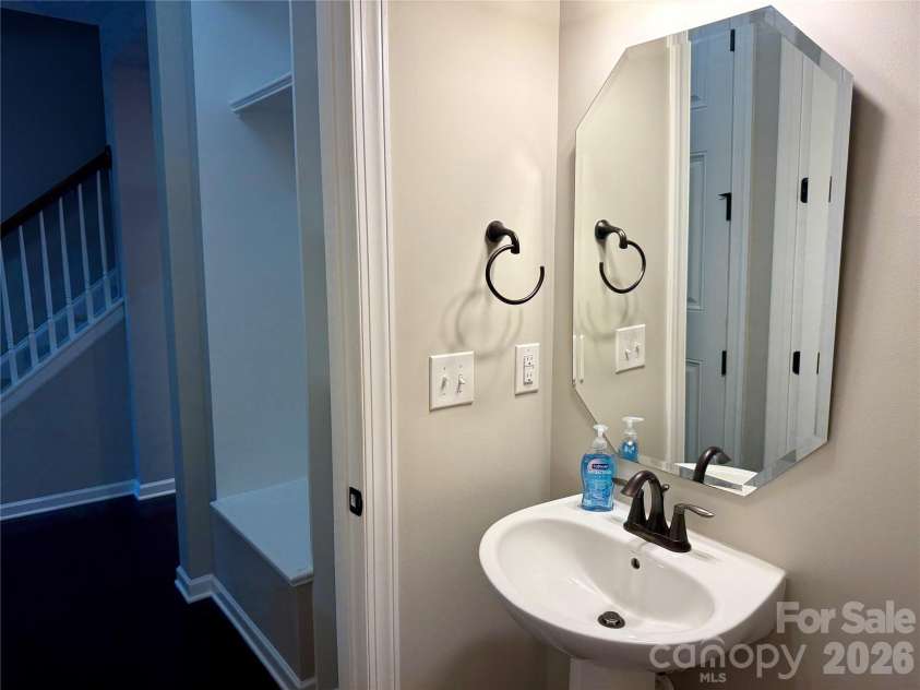 9441 Glenburn Lane, Charlotte, NC 28278.  MLS# CAR4434097, YatesRealty ID 57270. 