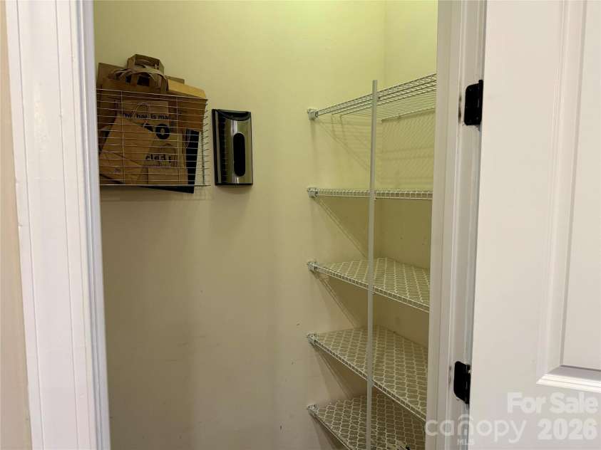 9441 Glenburn Lane, Charlotte, NC 28278.  MLS# CAR4434097, YatesRealty ID 57270. 