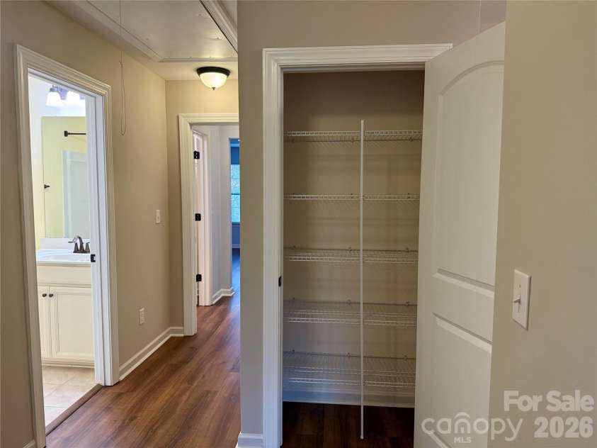 9441 Glenburn Lane, Charlotte, NC 28278.  MLS# CAR4434097, YatesRealty ID 57270. 