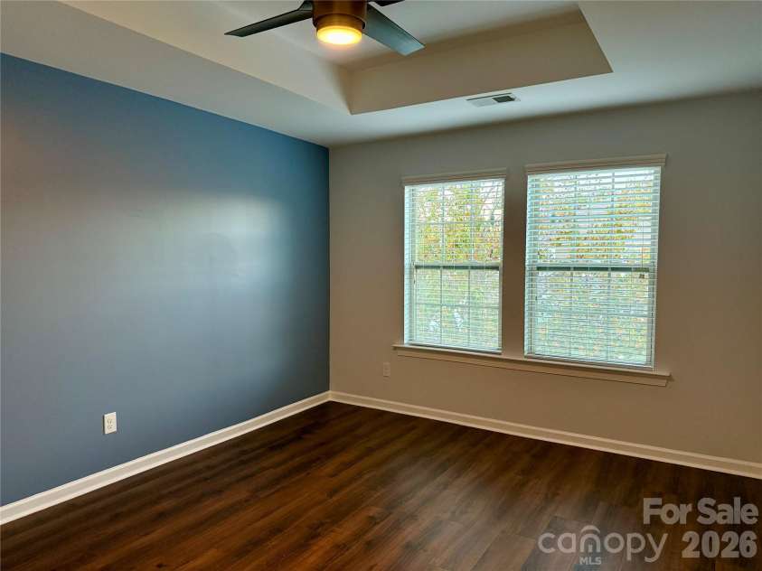 9441 Glenburn Lane, Charlotte, NC 28278.  MLS# CAR4434097, YatesRealty ID 57270. 