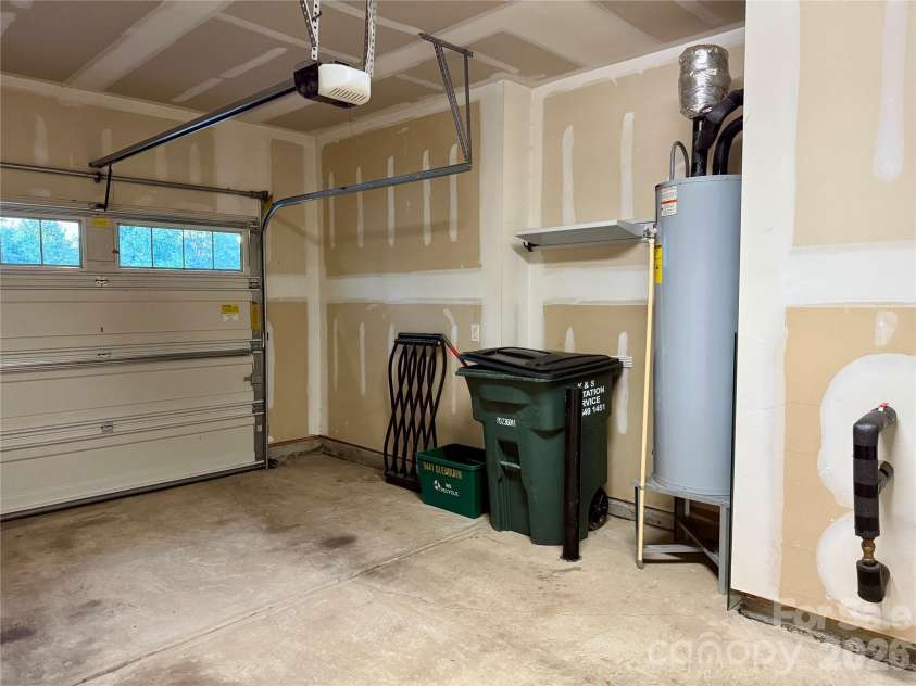 9441 Glenburn Lane, Charlotte, NC 28278.  MLS# CAR4434097, YatesRealty ID 57270. 