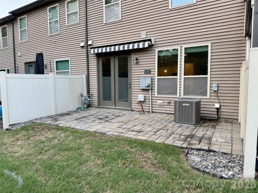9441 Glenburn Lane, Charlotte, NC 28278.  MLS# CAR4434097, YatesRealty ID 57270. 