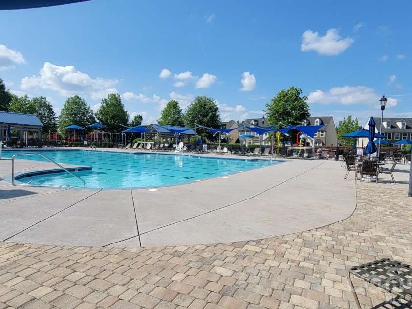 9441 Glenburn Lane, Charlotte, NC 28278.  MLS# CAR4434097, YatesRealty ID 57270. 