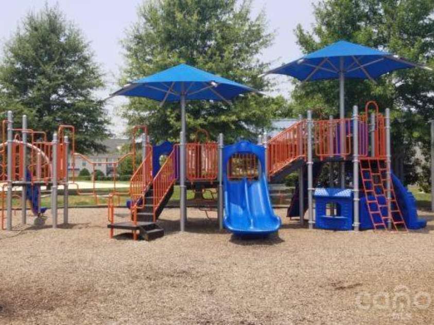 9441 Glenburn Lane, Charlotte, NC 28278.  MLS# CAR4434097, YatesRealty ID 57270. 