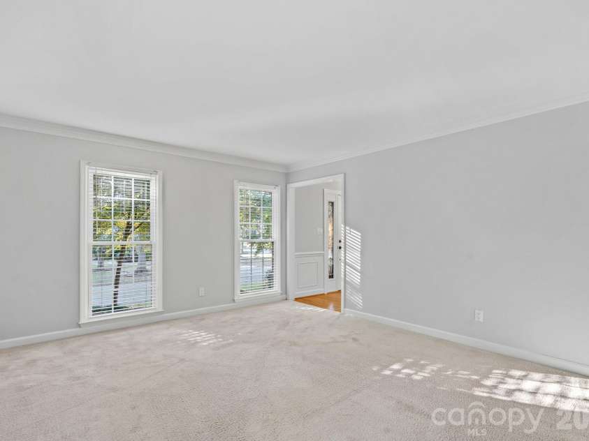 2716 Oldenway Drive, Charlotte, NC 28269.  MLS# CAR4433195, YatesRealty ID 57275. 