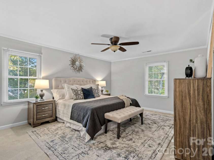 2716 Oldenway Drive, Charlotte, NC 28269.  MLS# CAR4433195, YatesRealty ID 57275. 