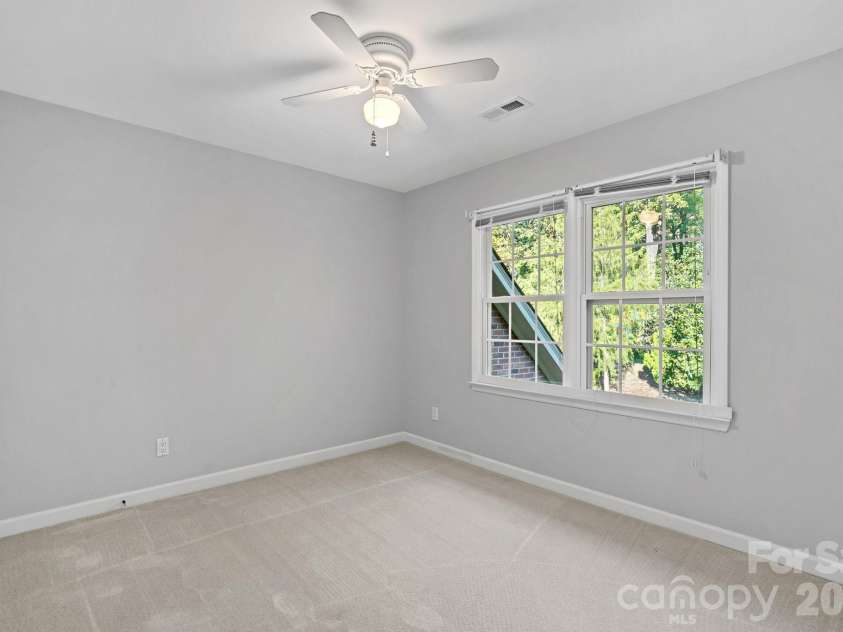 2716 Oldenway Drive, Charlotte, NC 28269.  MLS# CAR4433195, YatesRealty ID 57275. 