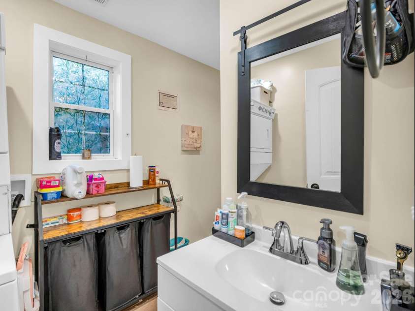 228 Stoney Mountain Road, Hendersonville, NC 28791.  MLS# CAR4434521, YatesRealty ID 57279. Unit D