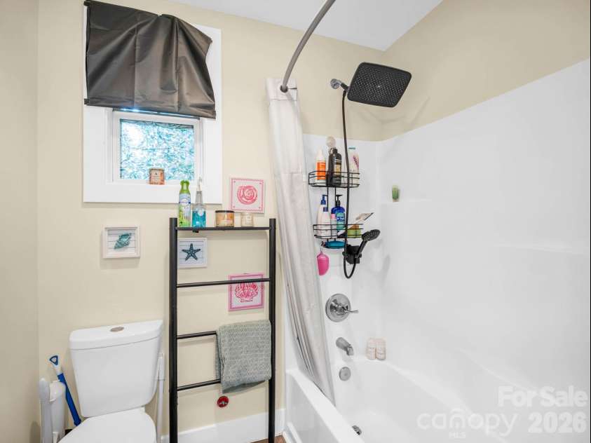 228 Stoney Mountain Road, Hendersonville, NC 28791.  MLS# CAR4434521, YatesRealty ID 57279. Unit D