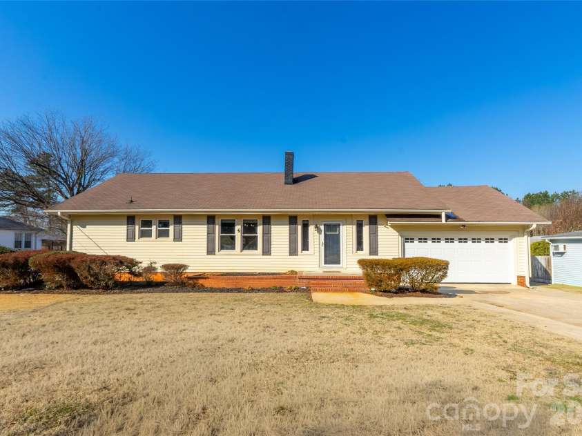 220 Dukeville Road, Salisbury, NC 28146.  MLS# CAR4343699, YatesRealty ID 5728. 