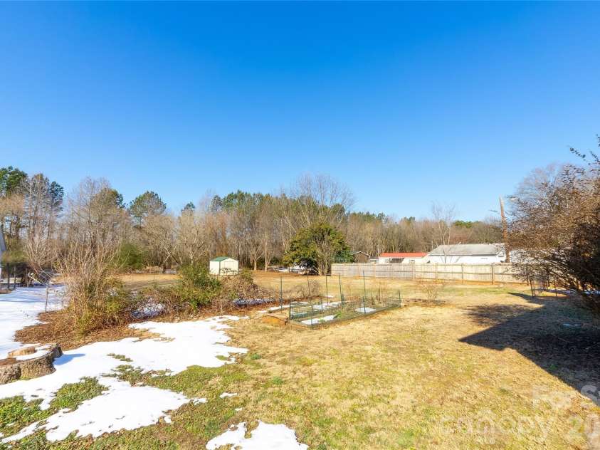 220 Dukeville Road, Salisbury, NC 28146.  MLS# CAR4343699, YatesRealty ID 5728. 