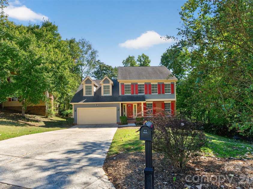12427 Woodside Falls Road, Pineville, NC 28134.  MLS# CAR4435585, YatesRealty ID 57280. 