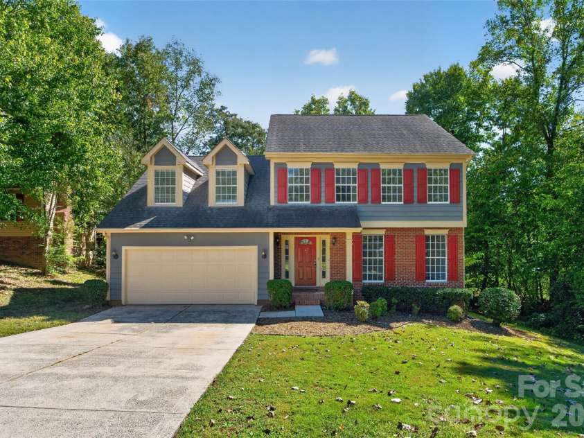 12427 Woodside Falls Road, Pineville, NC 28134.  MLS# CAR4435585, YatesRealty ID 57280. 