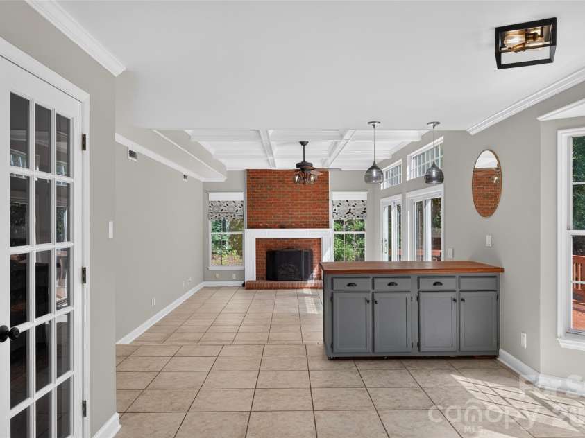 12427 Woodside Falls Road, Pineville, NC 28134.  MLS# CAR4435585, YatesRealty ID 57280. 