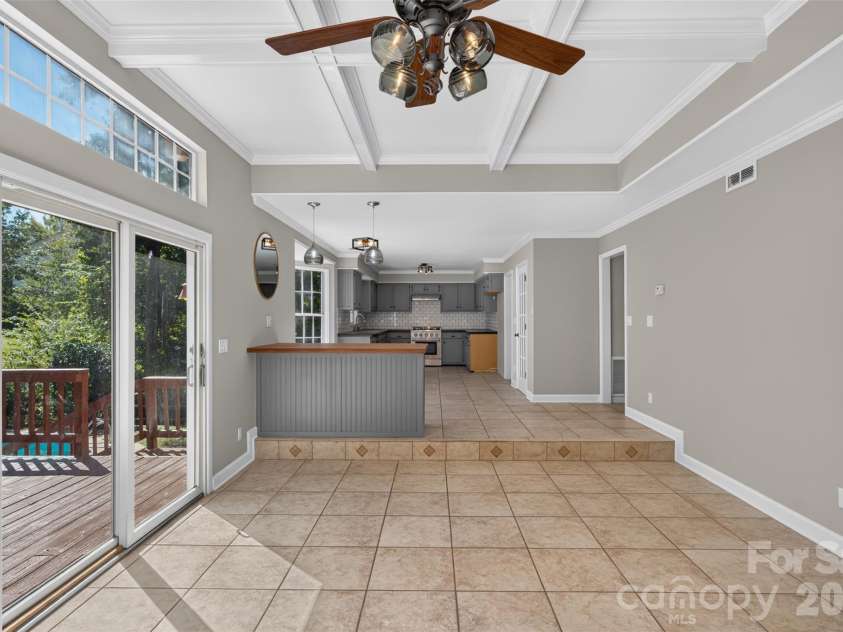 12427 Woodside Falls Road, Pineville, NC 28134.  MLS# CAR4435585, YatesRealty ID 57280. 