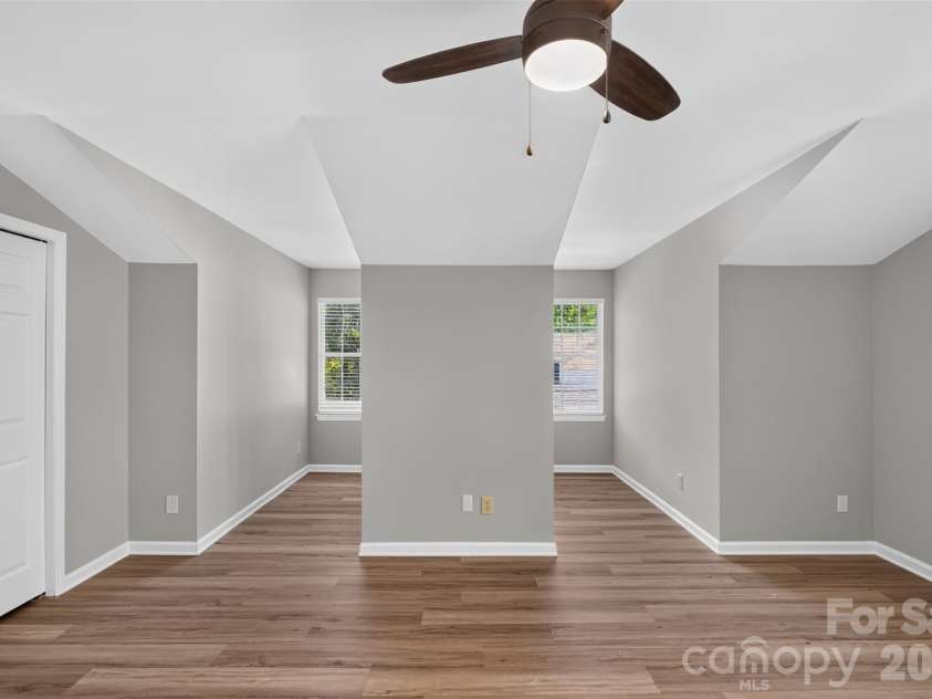 12427 Woodside Falls Road, Pineville, NC 28134.  MLS# CAR4435585, YatesRealty ID 57280. 