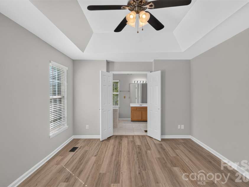 12427 Woodside Falls Road, Pineville, NC 28134.  MLS# CAR4435585, YatesRealty ID 57280. 