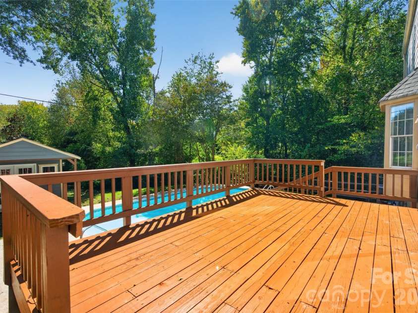 12427 Woodside Falls Road, Pineville, NC 28134.  MLS# CAR4435585, YatesRealty ID 57280. 