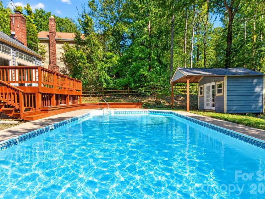 12427 Woodside Falls Road, Pineville, NC 28134.  MLS# CAR4435585, YatesRealty ID 57280. 