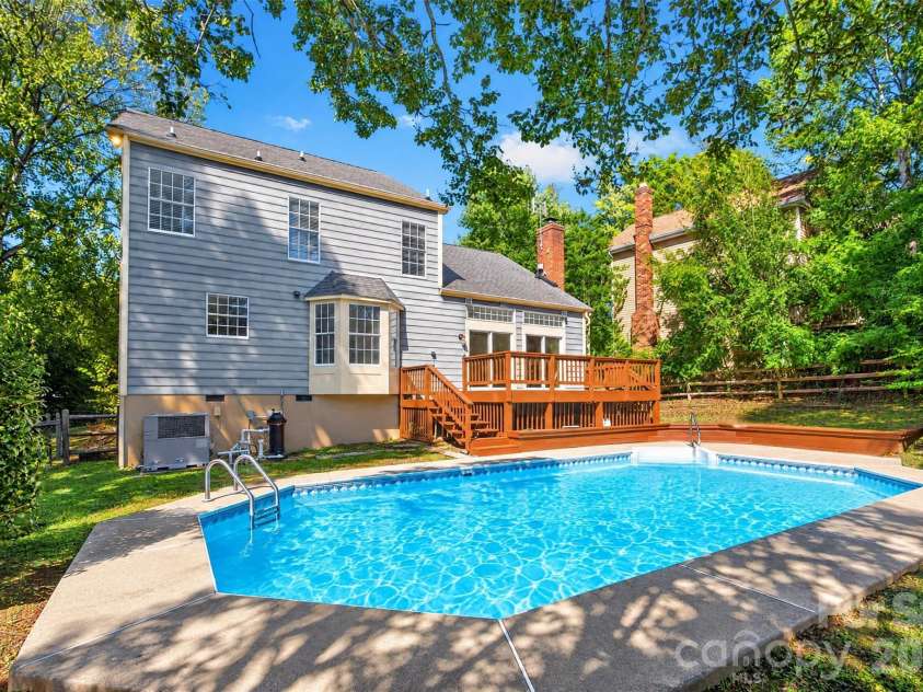 12427 Woodside Falls Road, Pineville, NC 28134.  MLS# CAR4435585, YatesRealty ID 57280. 