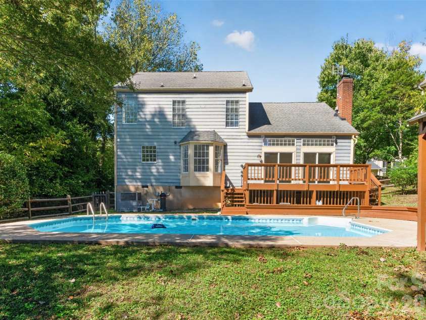 12427 Woodside Falls Road, Pineville, NC 28134.  MLS# CAR4435585, YatesRealty ID 57280. 