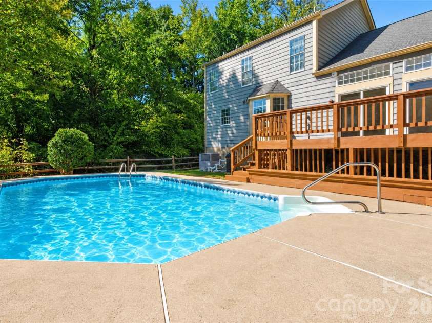12427 Woodside Falls Road, Pineville, NC 28134.  MLS# CAR4435585, YatesRealty ID 57280. 
