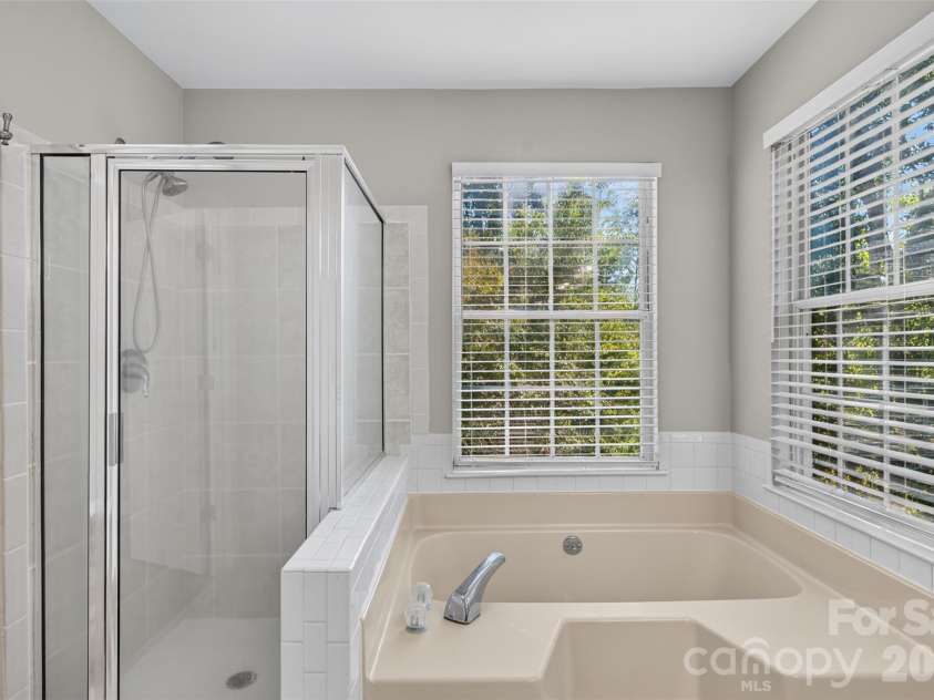12427 Woodside Falls Road, Pineville, NC 28134.  MLS# CAR4435585, YatesRealty ID 57280. Primary Bath