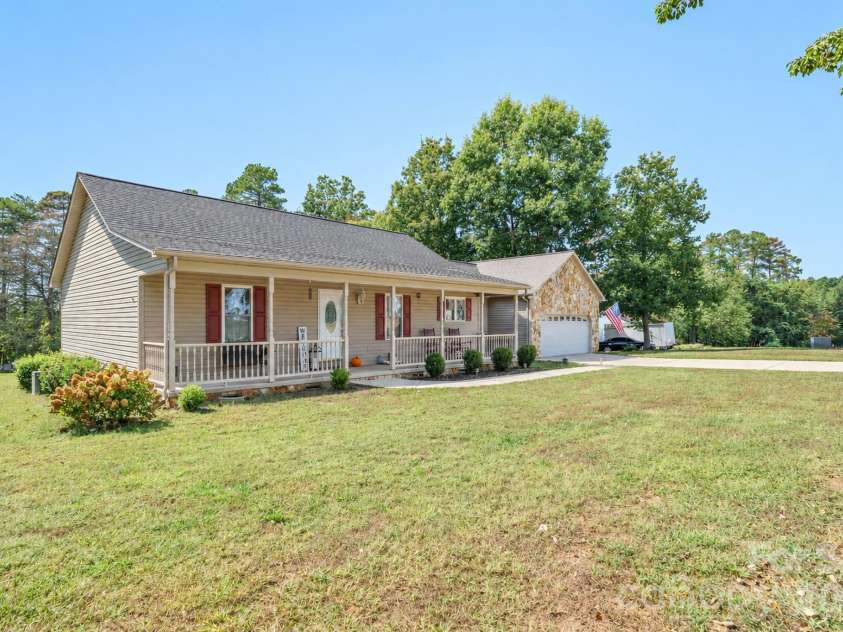 1459 Angela Court, Lincolnton, NC 28092.  MLS# CAR4434587, YatesRealty ID 57282. 
