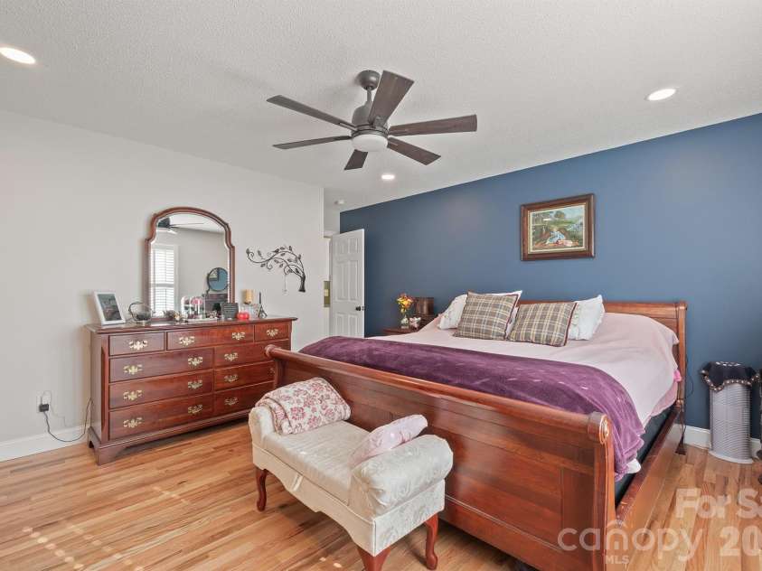 1459 Angela Court, Lincolnton, NC 28092.  MLS# CAR4434587, YatesRealty ID 57282. 