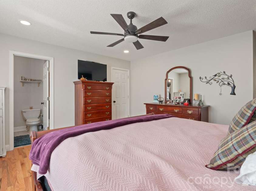 1459 Angela Court, Lincolnton, NC 28092.  MLS# CAR4434587, YatesRealty ID 57282. 