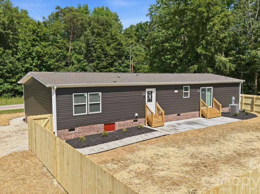 105 Elk Lane, Cooleemee, NC 27014.  MLS# CAR4435586, YatesRealty ID 57283. 
