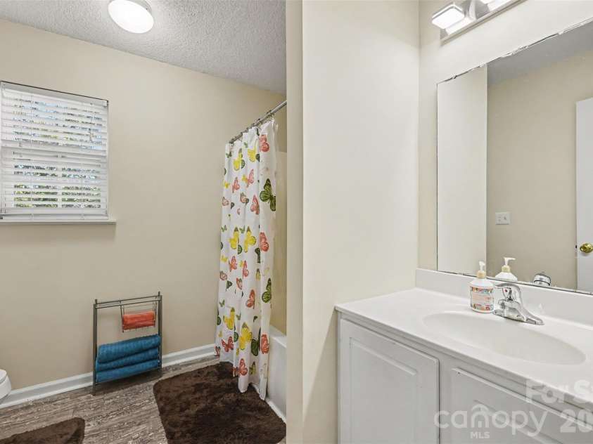 669 Lynville Lane, Rock Hill, SC 29730.  MLS# CAR4433683, YatesRealty ID 57284. 