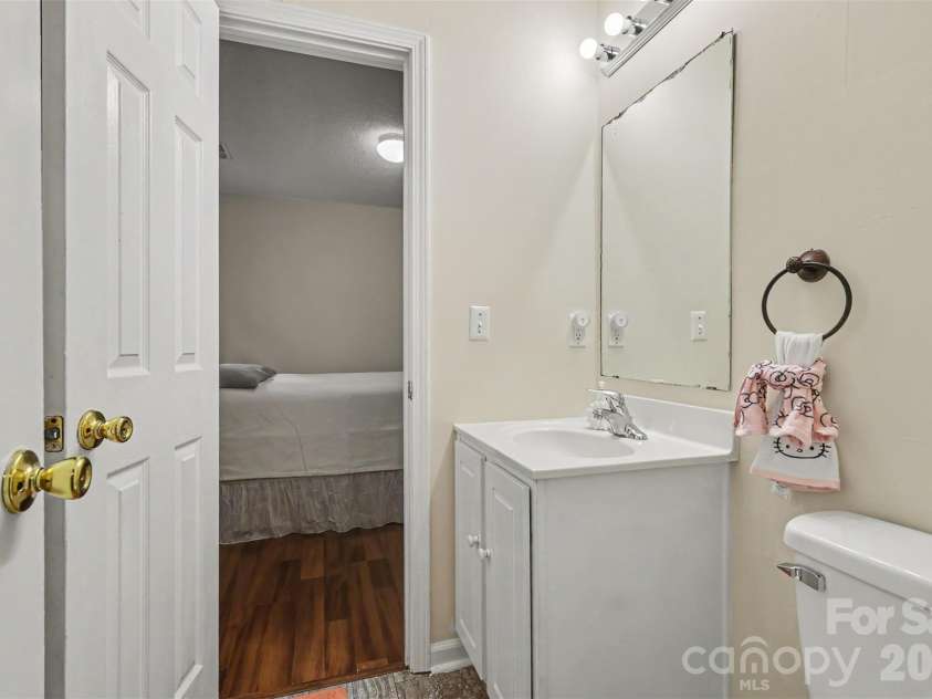 669 Lynville Lane, Rock Hill, SC 29730.  MLS# CAR4433683, YatesRealty ID 57284. 