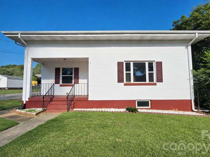 114 School Street, Belmont, NC 28012.  MLS# CAR4435110, YatesRealty ID 57285. 
