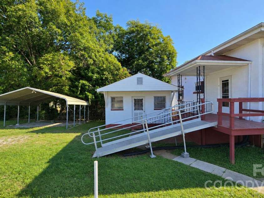 114 School Street, Belmont, NC 28012.  MLS# CAR4435110, YatesRealty ID 57285. 