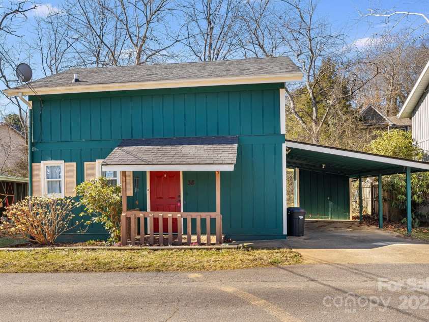 38 Westbrook Circle, Clyde, NC 28721.  MLS# CAR4233988, YatesRealty ID 5729. 