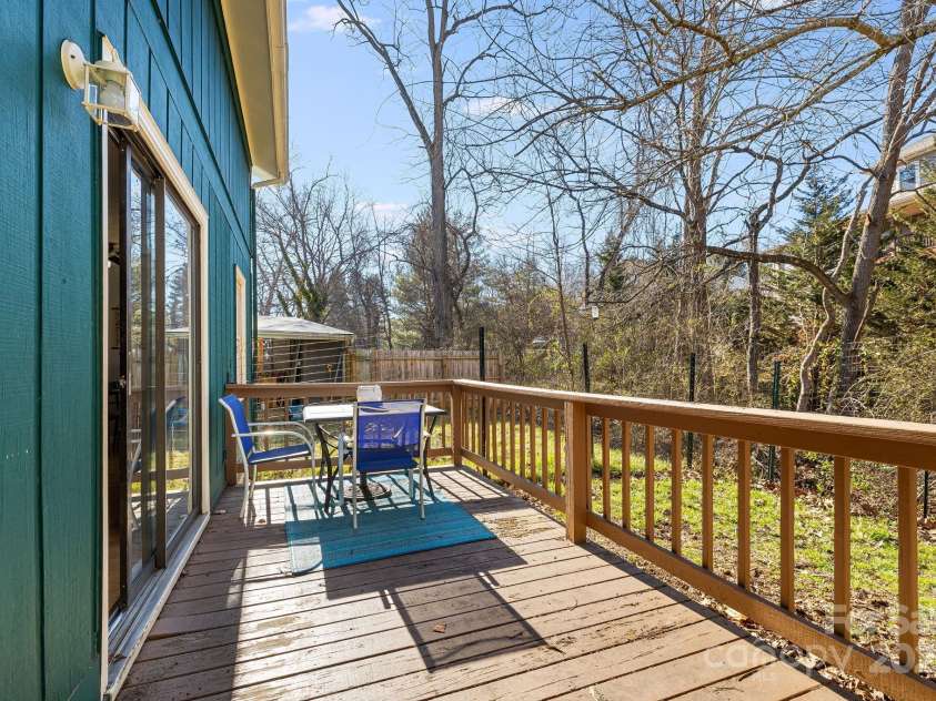 38 Westbrook Circle, Clyde, NC 28721.  MLS# CAR4233988, YatesRealty ID 5729. 