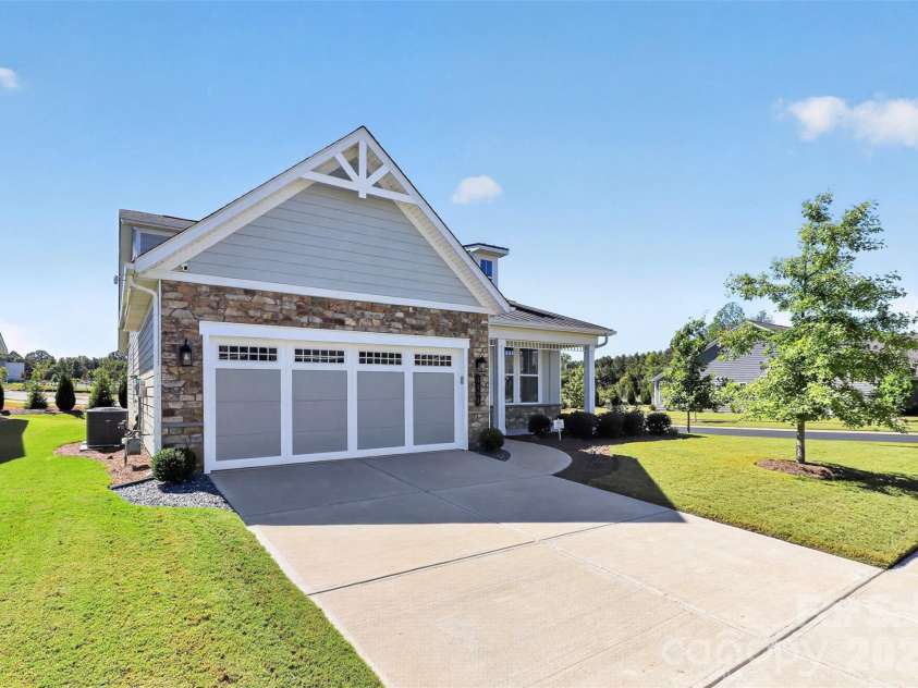 4404 Moxie Way, Charlotte, NC 28215.  MLS# CAR4435319, YatesRealty ID 57290. 