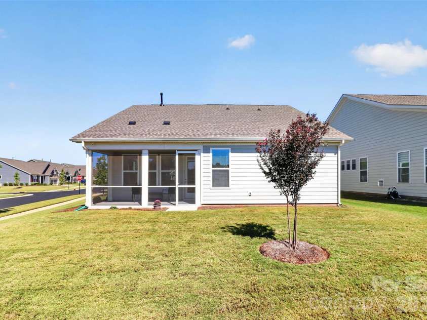 4404 Moxie Way, Charlotte, NC 28215.  MLS# CAR4435319, YatesRealty ID 57290. 